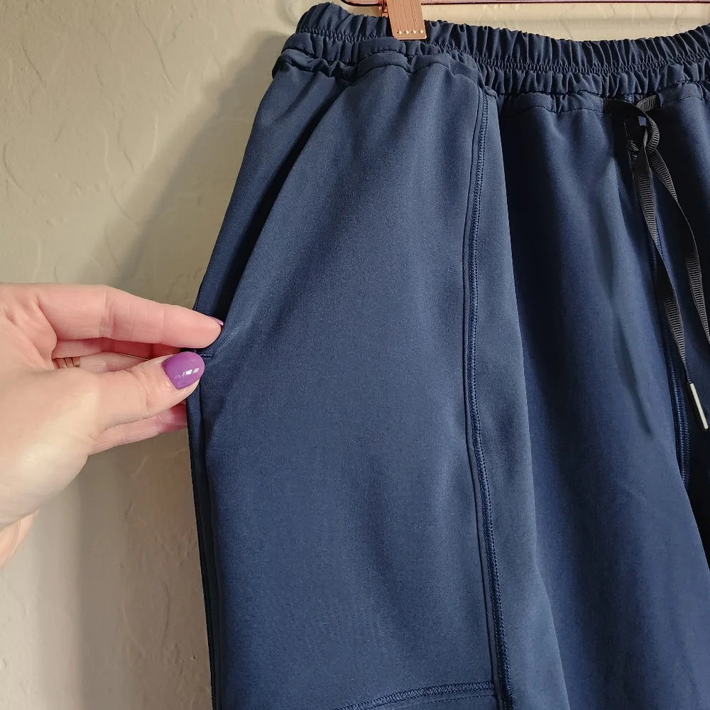 Lululemon Navy‎ Final Play Crop Pants Size 6